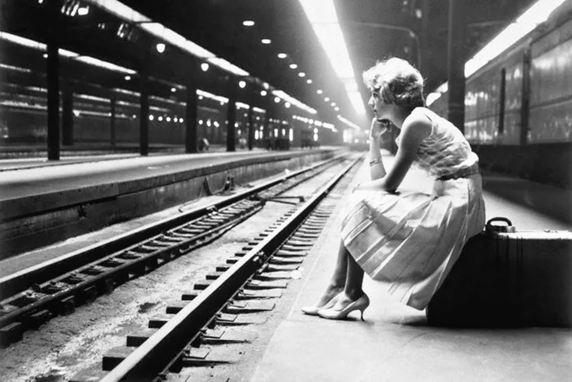 Teenage-Girl-Waiting-for-Train-Chicago-Illinois-19601.jpg